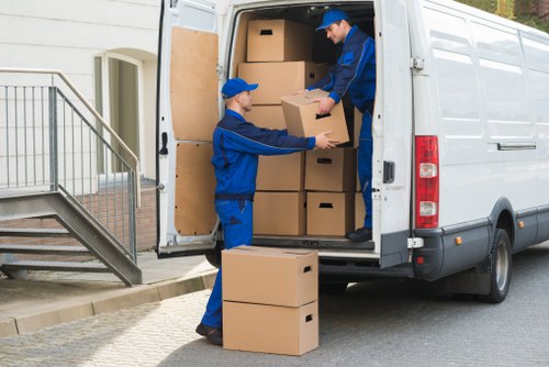 Man and van removals in Lea Bridge for local house and flat moves